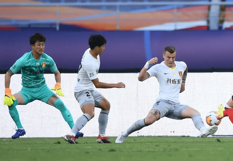  柏林赫塔防守漏洞百出，惨败对手暴露短板