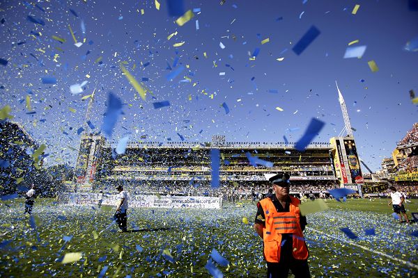 摩根体育官网- 格勒诺布尔山区德比激情上演，冰雪场地难挡球迷热情